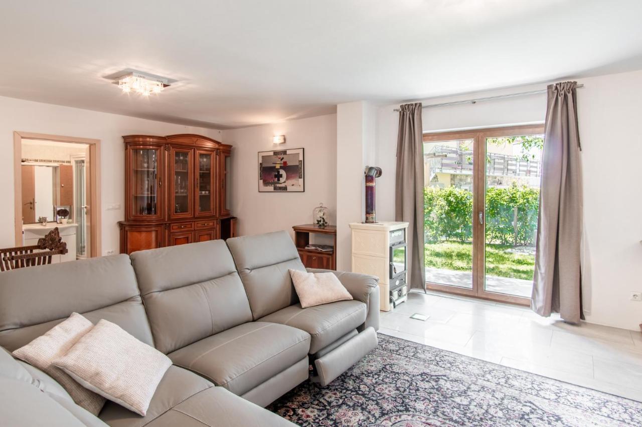 Villa Hermes Art Dutovlje 外观 照片
